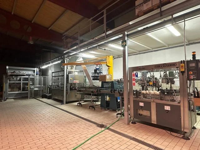 Glass bottling line for still wine