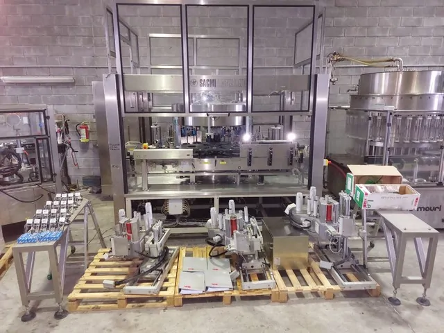 Labeller Sacmi adhesive 12.000 bph